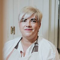 Sandra Pravia. Reseña